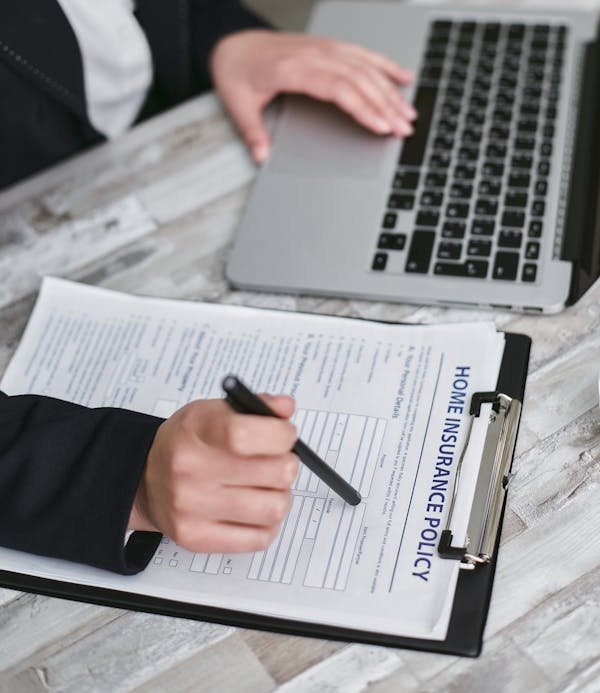 Choisissez l'assurance en ligne pour des économies et efficacité